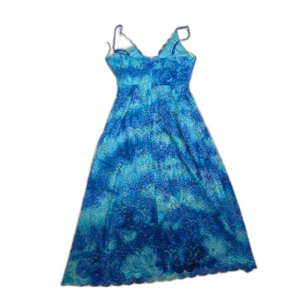 EVERLEIGH Blue Turquoise Scalloped Lace V-Neck Maxi Dress Size: M - Picture 5 of 8